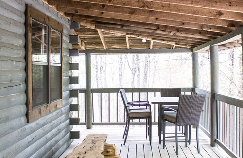 Ste Genevieve Cabin | Gorgeous 5 Bedroom Log Home Less Than 5 Minutes From Chaumette And Charleville.