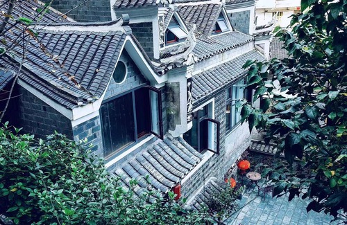 Fenghuang Villa | Gorgeous 6-bedroom villa in 湘西州 with stunning views