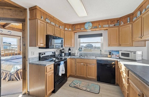 Corolla House | Gorgeous 6BR house, Wild Horses, stunning views! Private parking. 4WD required.