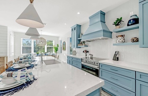 Bradenton Beach House | Gorgeous 7 bedroom Beach house 2 minute walk to Beach!