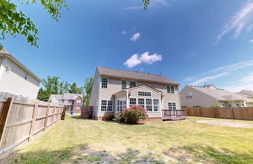 Suffolk House | Gorgeous and spacious home for long-term stay in Suffolk