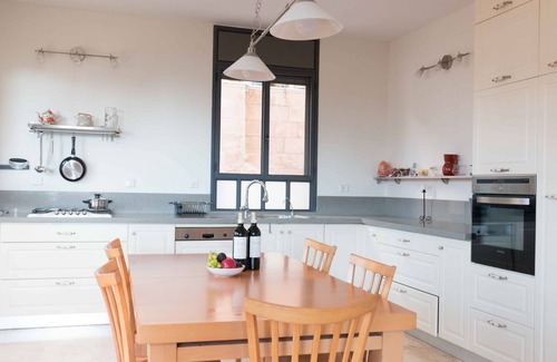 Jaffa Apartment | Gorgeous Apartment for family and groups- Jaffa TLV