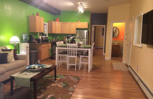 Union City Apartment | GORGEOUS APARTMENT 10 MINUTES AWAY FROM TIMES SQUARE BY BUSES RUNNING 24 HOURS