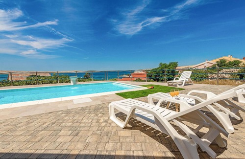 Kustici Apartment | Gorgeous apartment in Kustici, Novalja