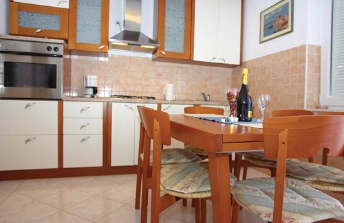 Komoseva Apartment | Gorgeous apartment in Mali Iz with WiFi