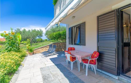 Seca Apartment | Gorgeous Apartment In Portoroz With Kitchen