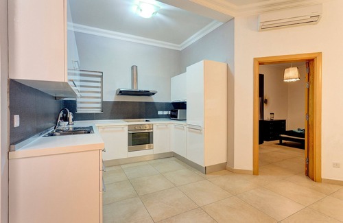 Sliema Apartment | Gorgeous Apartment with Terrace in Fort Cambridge, Pool