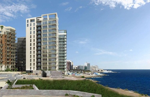 Sliema Apartment | Gorgeous Apartment with Terrace in Fort Cambridge, Pool