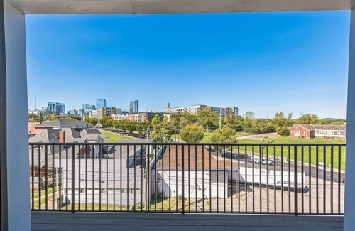 Rolling Mill Hill Apartment | Gorgeous Apt for 8 w/Rooftop & Gym, Near DT!