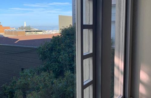 Nob Hill House | Gorgeous Apt High Atop Nob Hill
