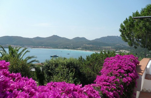 Golfo di Marinella Villa | Gorgeous apt-villa with sea view, private garden and use of resort pool