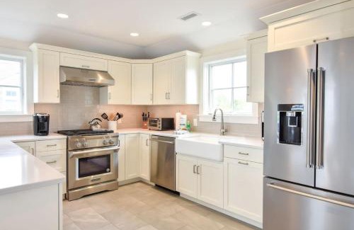 Eastham House | Gorgeous Architectural Home w Water Views