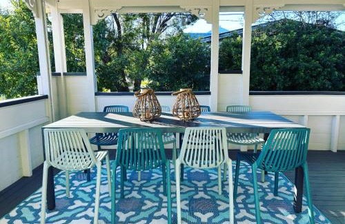 Booval House | Gorgeous Arthouse Queenslander In Ipswich