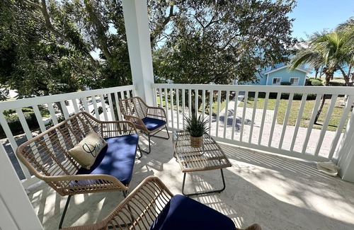 Alice Town Condo | GORGEOUS! "Bahamas Palm" Ocean View! Cozy and Remodeled! Bimini Bay/North Bimini