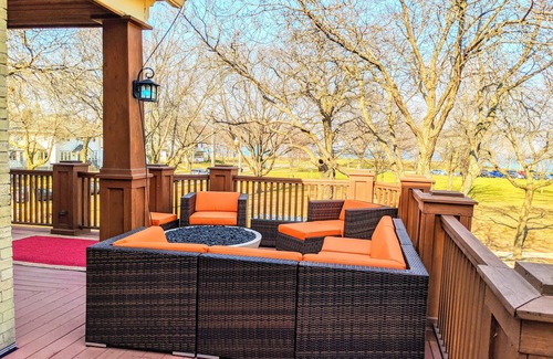 Bay View House | Gorgeous Bayview 2Story Loft w/Upper Deck/Firebowl