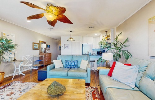 Fort Walton Beach Condo | Gorgeous beachfront condo, shared pool and beach access