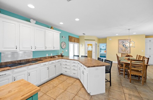 Morgantown House | Gorgeous beach getaway! Spacious 5 bd, 5 bath, with parking.