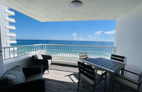 La Pared Condo | Gorgeous Beachfront Condo with Amaing Ocean View. walk to Beaches & Restaurants