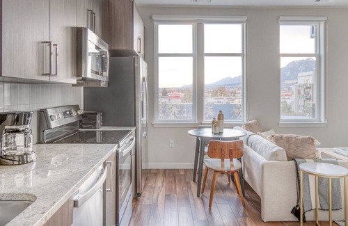 Transit Village Apartment | Gorgeous Boulder 1BR w/ Pool, W/D & Spa, nr Google Campus, by Blueground