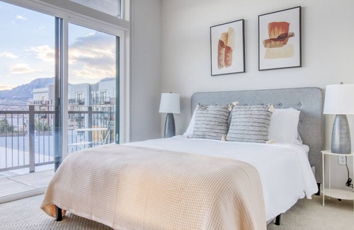 Transit Village Apartment | Gorgeous Boulder 1BR w/ Pool, W/D & Spa, nr Google Campus, by Blueground