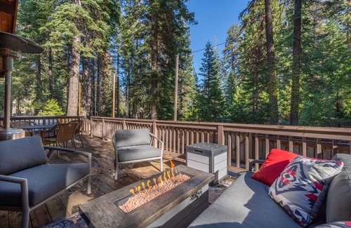 Tahoe Pines House | Gorgeous Cabin Private Hot Tub Walk to Lake Dog OK Fenced-In Yard