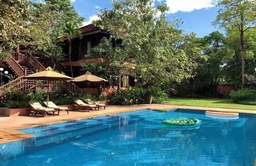 Siem Reap Villa | Gorgeous cambodian villa with pool and lush garden