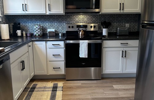 Pikeville House | Gorgeous Carriage House near KYCOM - 30 day min