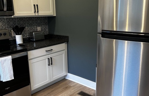 Pikeville House | Gorgeous Carriage House near KYCOM - 30 day min