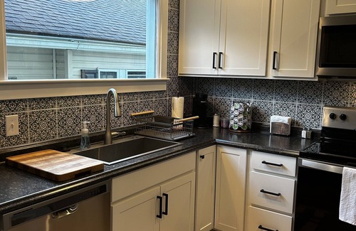 Pikeville House | Gorgeous Carriage House near KYCOM - 30 day min