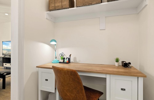 Ocean Park Apartment | Gorgeous Chic 1BR Spacious Santa Monica Beach Gem