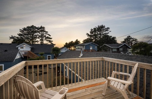 Rockaway Beach Condo | Gorgeous Coastline Setting, Pet Friendly, Seconds to Beach, Community Fire-Pit, Volleyball - Unit 12
