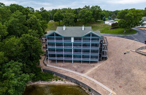 Shawnee Bend Condo | Gorgeous Condo in Quiet Complex with Huge Screened Deck & Amazing View!