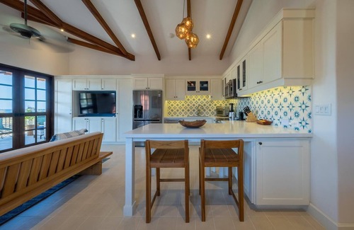 Las Catalinas Condo | Gorgeous condo with Ocean View a few steps from the Beach