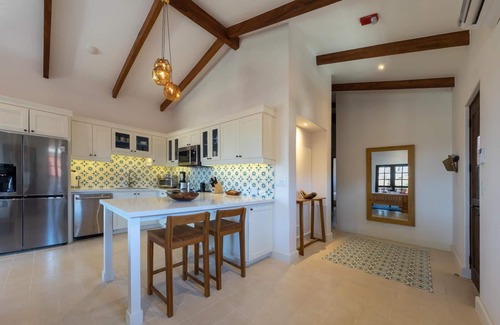 Las Catalinas Condo | Gorgeous condo with Ocean View a few steps from the Beach