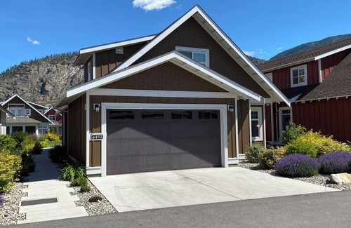 Okanagan-Similkameen Cottage | Gorgeous Cottage. .Mere Steps From The Beach!nThe Cottages on Osoyoos Lake.