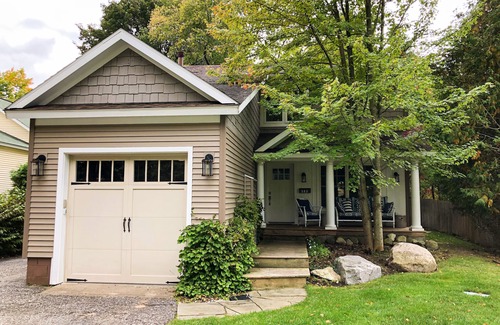 Harbor Springs House | Gorgeous cottage short walk from downtown, beach and minutes to ski hills.