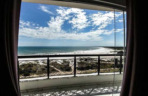 Centro Apartment | Gorgeous Coverage in Orla da Praia Grande