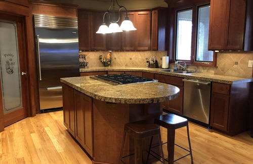 Cle Elum House | Gorgeous custom home w/soaring ceilings near Cle Elum River - hot tub