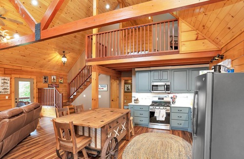 Lincoln County Cabin | Gorgeous custom log cabin on 185 acres