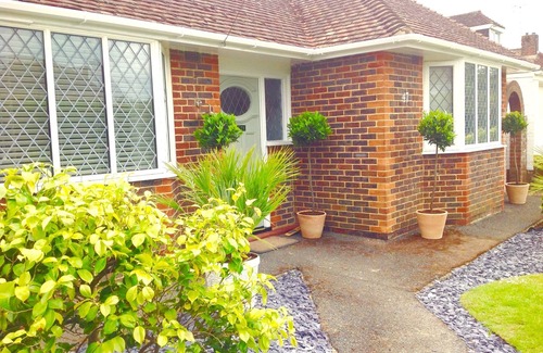 East Preston House | Gorgeous Designer Luxury Home, 2 Mins from Sea, Sleeps 6.