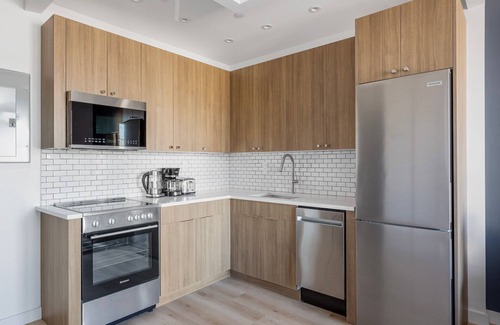 Vinegar Hill Apartment | Gorgeous Dumbo 1BR w/Gym & Roof, nr TimeOut Building, by Blueground
