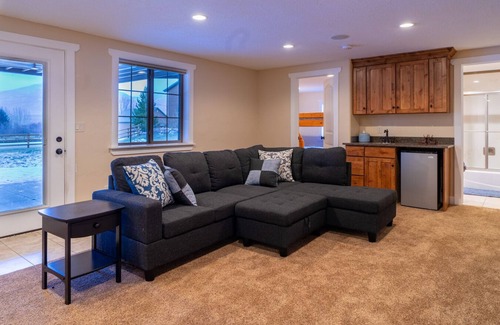 Eden House | Gorgeous Eden 5200 sq ft Home Near 3 Ski Resorts