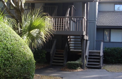West Beach Village Villa | Gorgeous Fairway Oaks Villa, 100 yards from the beach
