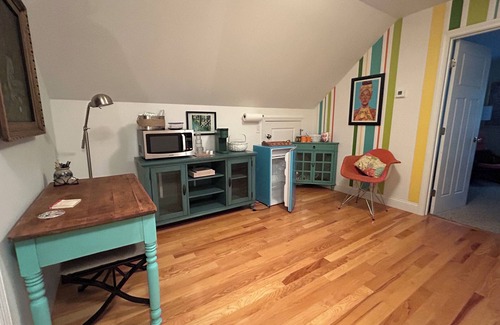 Cape Neddick House | Gorgeous Family Home-catch the ocean breezes-centrally located!
