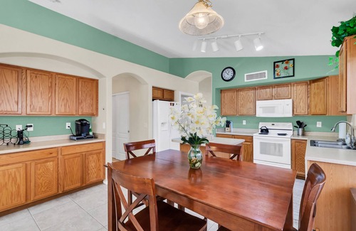 Litchfield Park House | Gorgeous family home five minutes from State Farm Stadium!