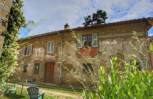 Petrognano House | Gorgeous Farmhouse in Rufina with Shared Swimming Pool