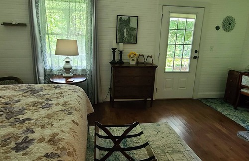 Vein Mountain Other | Gorgeous farmhouse hot tub fire pit outside bar barn gameroom mountain viewsnnn