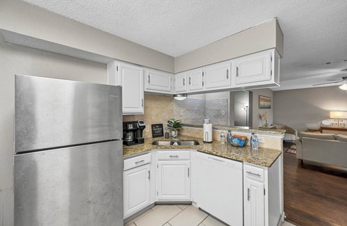 Garland House | Gorgeous Garland 3BR Getaway