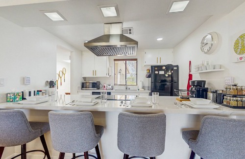 Palm Desert Condo | Gorgeous Golf Course Condo w/Spectacular Mountain Views - Shared Pools & Tennis