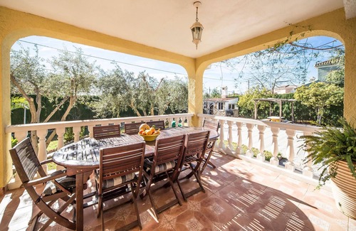 La Pobla de Vallbona House | Gorgeous home in Urbanización La Sima